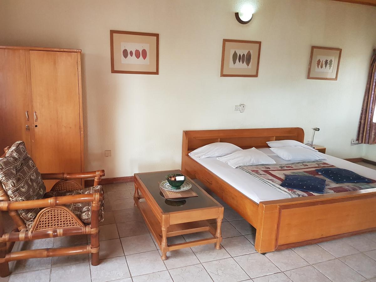 De Mod Hotel Ngleshi Amanfro Kültér fotó