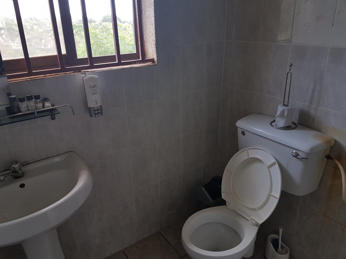 De Mod Hotel Ngleshi Amanfro Kültér fotó