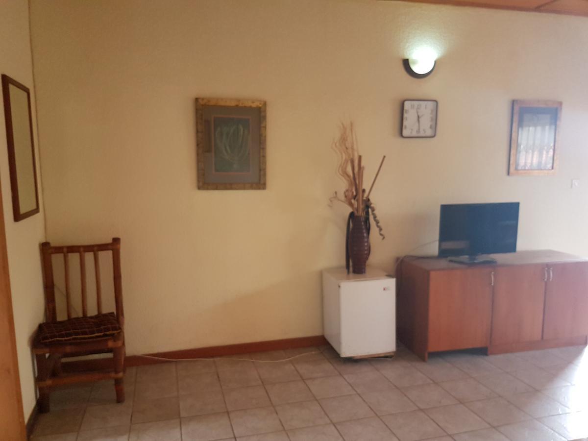 De Mod Hotel Ngleshi Amanfro Kültér fotó